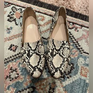 Snakeskin flats